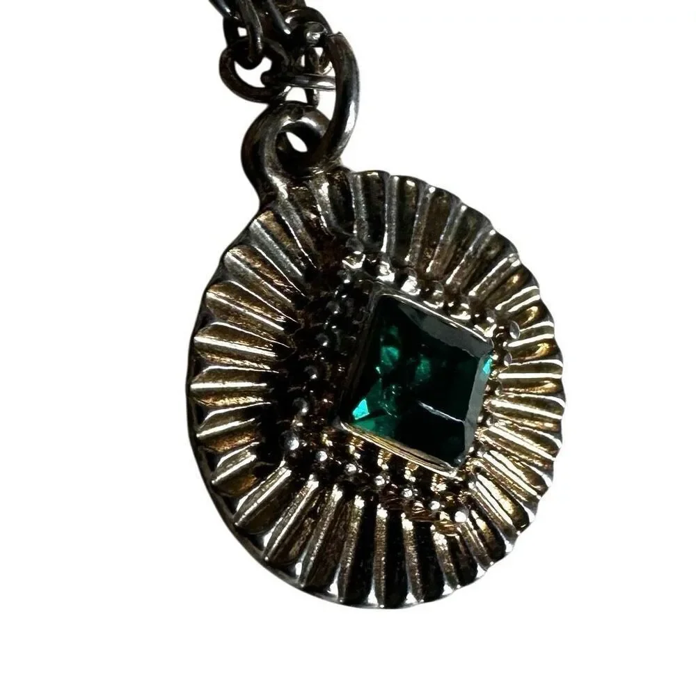Retro Green Glass Rhinestone Pendant Necklace